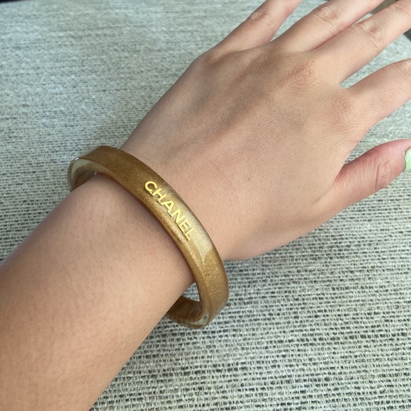 CHANEL Resin Bangle - Picture 8 of 9
